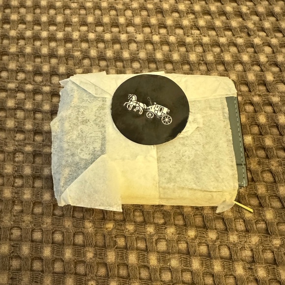 NWT Coach Essential Card Holder Wallet in Sage - Picture 3 of 10